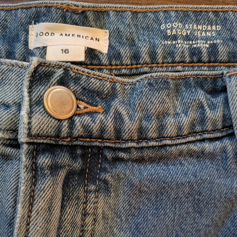 Good American Light Blue Relaxed Baggy Jeans Size 16 Plus / 30.5" Inseam.
